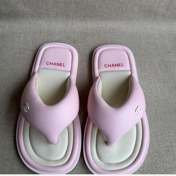 Chanel sandals - Picture 3 of 5